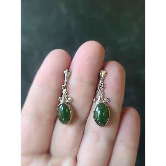 835 Silver Oval Nephrite Dangling Screwback Earrings Vintage - Picture 1 of 10